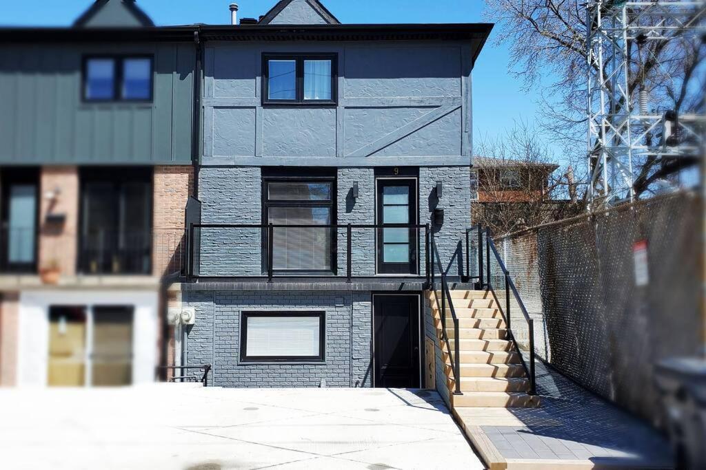 Renovated Guest Suite Near The Lake & High Park In Toronto! Exterior photo
